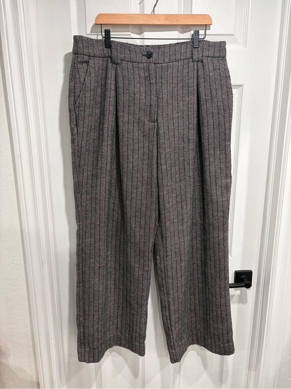 Reitmans Women’s Gray Herringbone Wide-Leg Pleated Trousers Pants